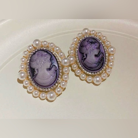 Vintage Style Purple Cameo Earrings
